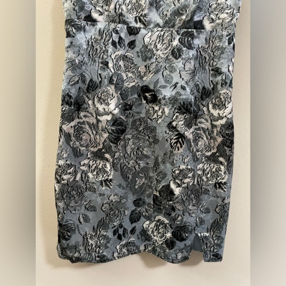 Wild Fable Silver‎ Blue Rose Floral Mini Dress - XS - Picture 4 of 12